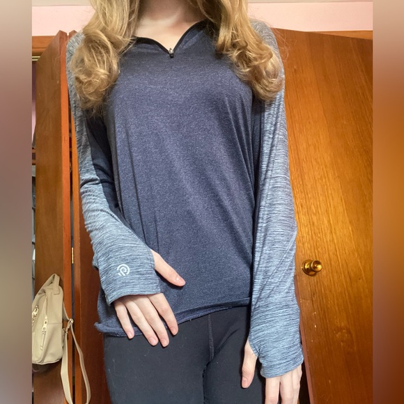 Champion Gray long-form shirt - Picture 3 of 5